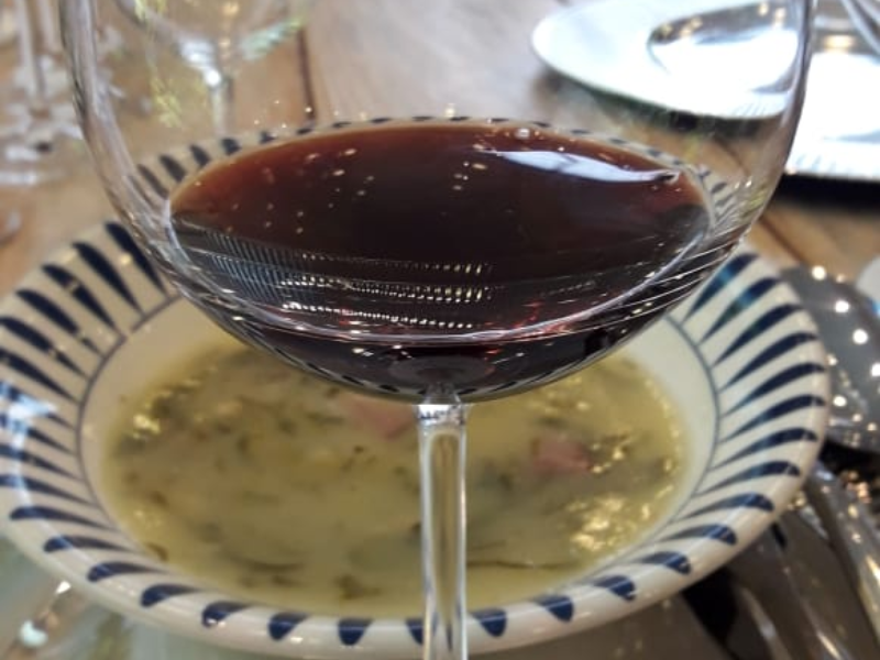 Brindisi promove almoço com vinhos da Lusovini