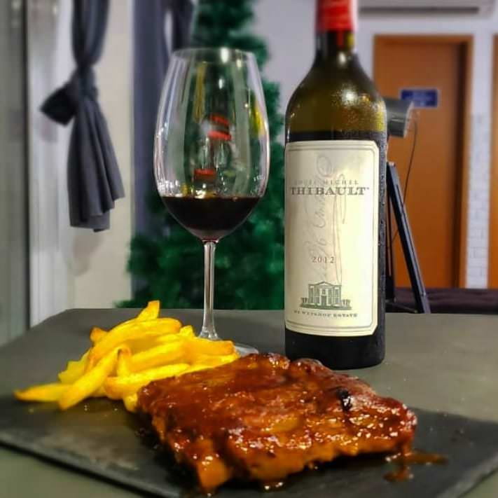Harmonização vinho merlot com churrasco de costelinha ao molho barbecue