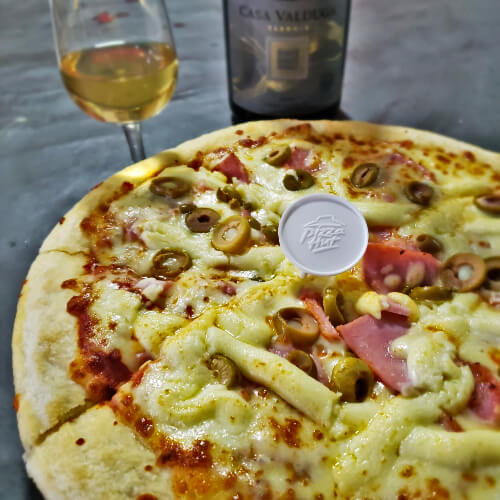 harmonizacao-de-pizza-pan-com-vinho