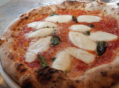 que vinho combina com pizza - pizza italiana