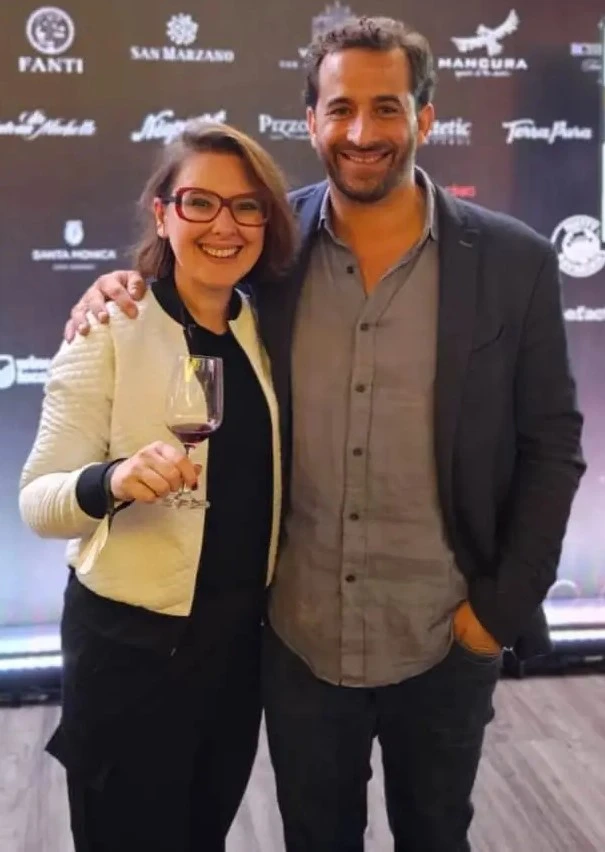 Paula Daidone entrevista António Maçanita durante visita do enólogo ao Brasil 