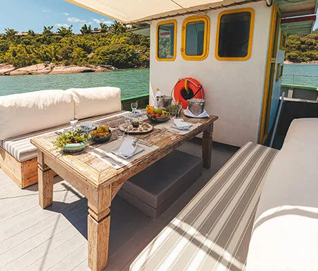 Ponta dos Ganchos vinhos passeio de barco