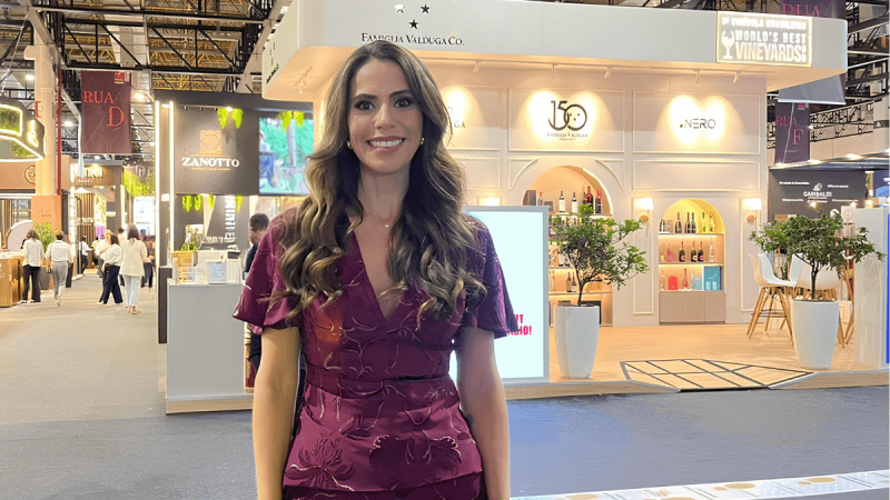 “Não tenham medo de falar o que pensam”: Malu Sevieri, Diretora da ProWine SP, sobre liderança e sucesso no mercado de vinhos